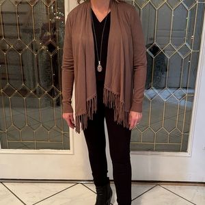 Chelsea & Theodore Taupe Color Open Front Fringe Sweater Sz. Small